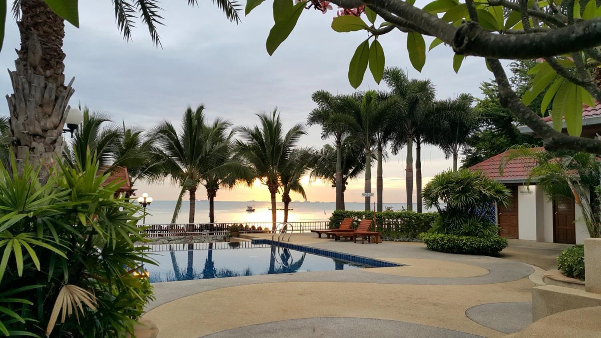 Serene Sands Bang Lamung Exterior foto