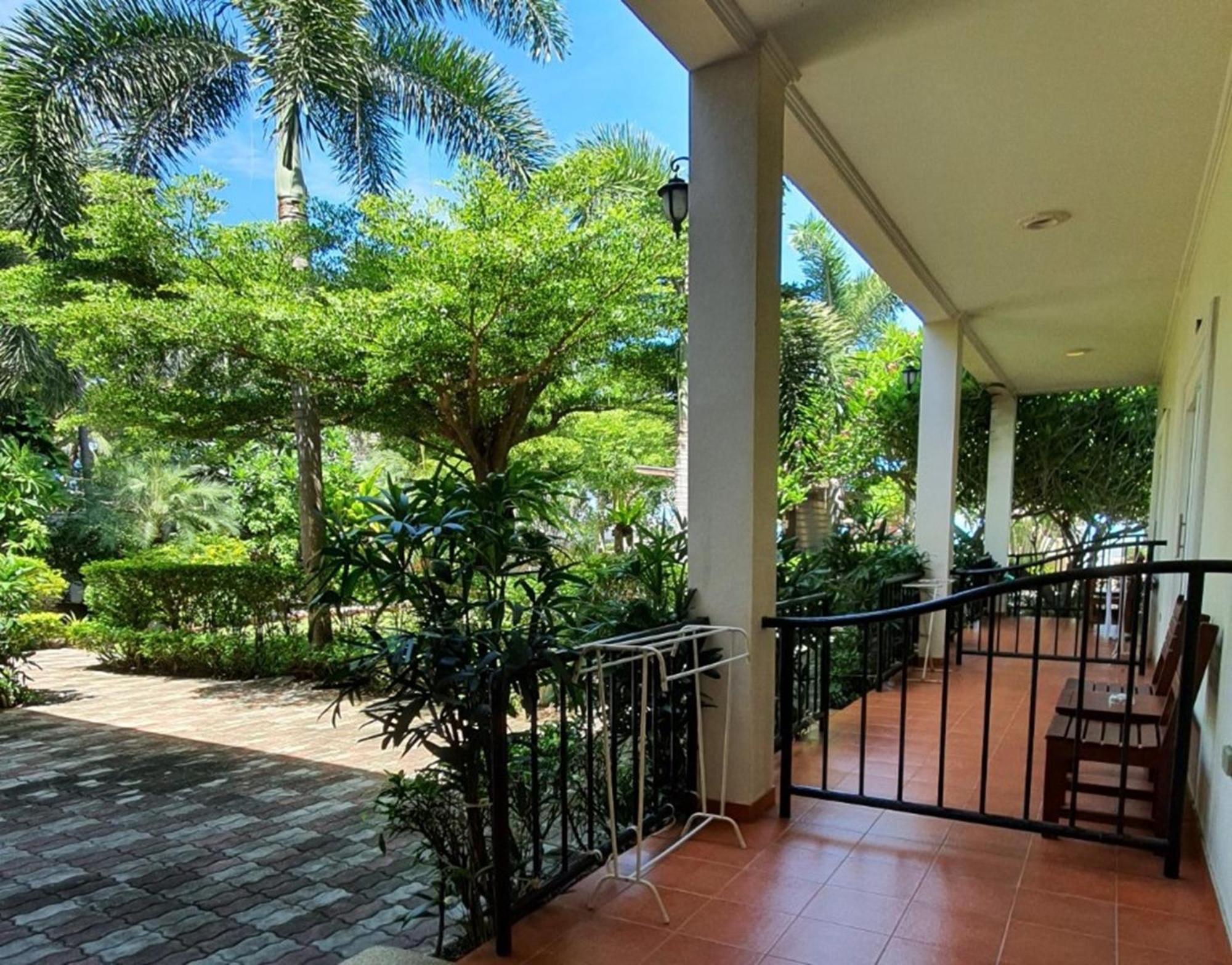 Serene Sands Bang Lamung Exterior foto