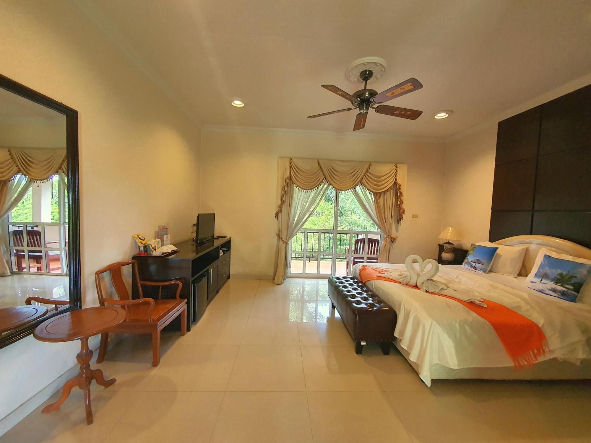Serene Sands Bang Lamung Habitación foto