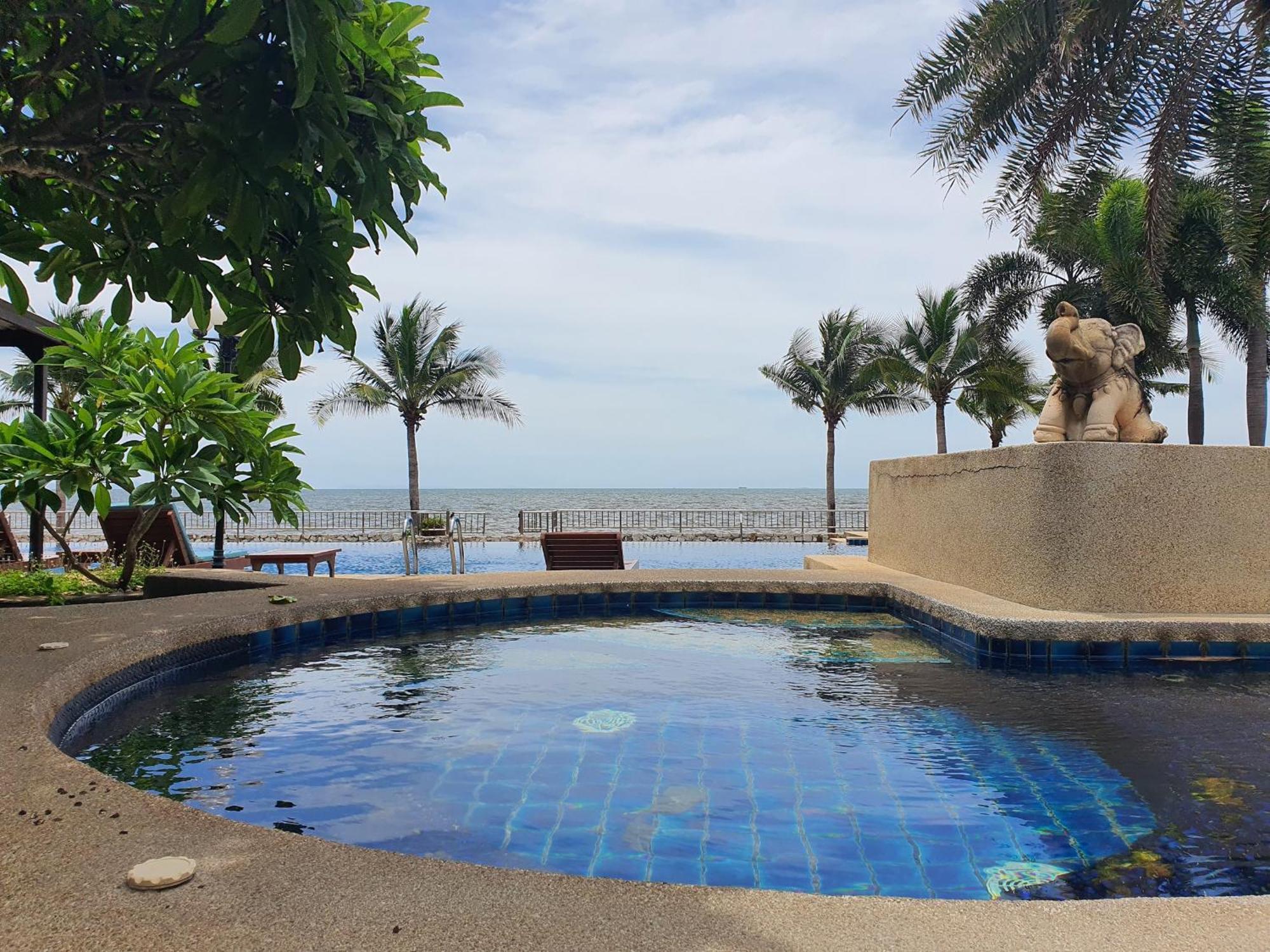 Serene Sands Bang Lamung Exterior foto
